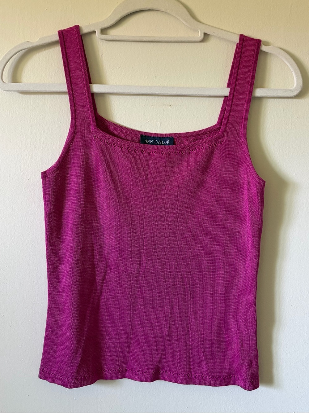 Ann Taylor (100% Silk) Women's Magenta knit Tank Top